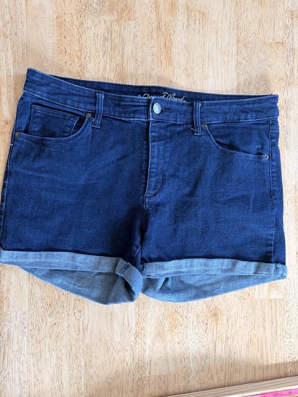 Universal Thread 14W Midi Cuffed Shorts High Rise Plus Dark Blue Stretch Comfort